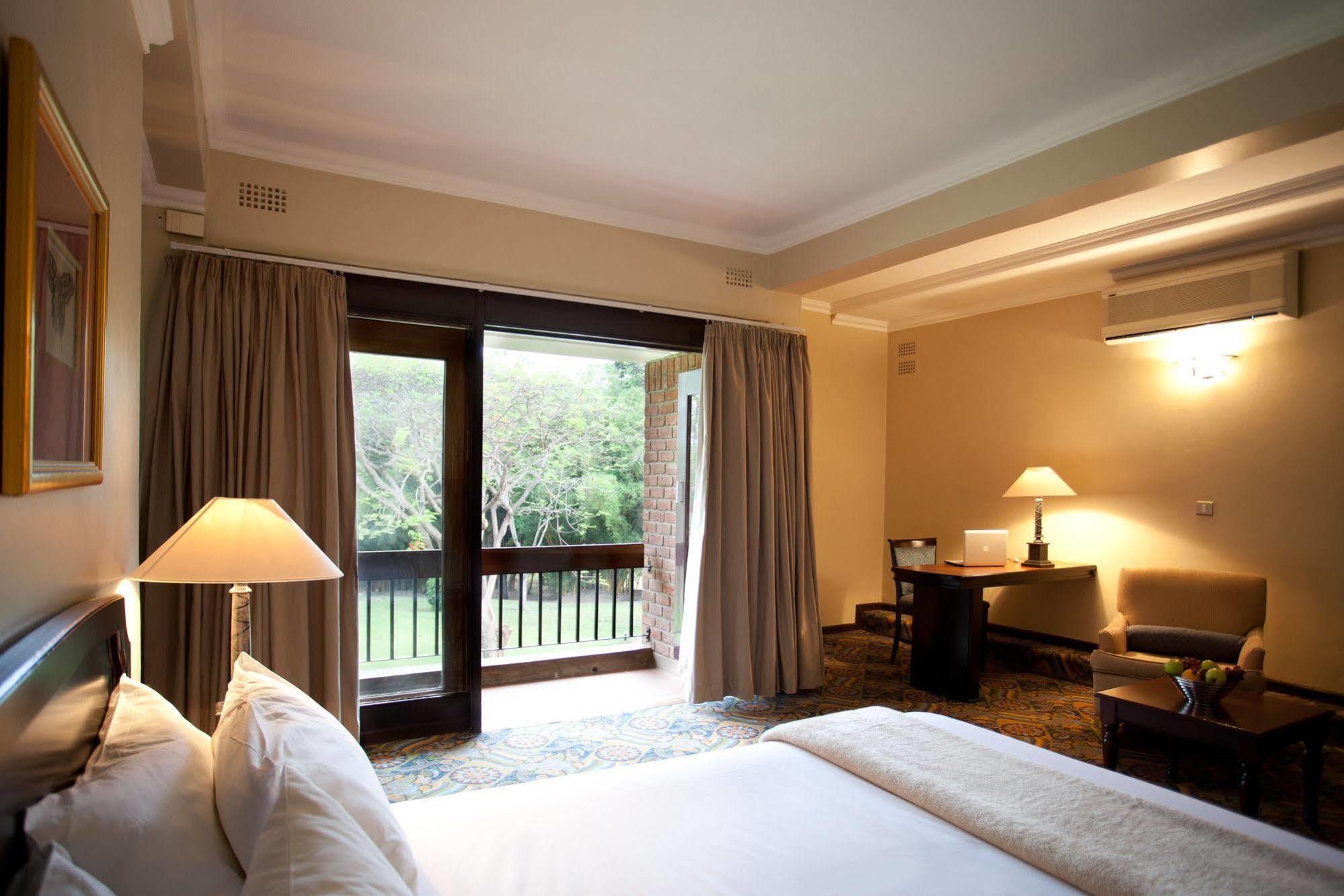 Sunbird Capital Hotel Lilongwe Exterior photo